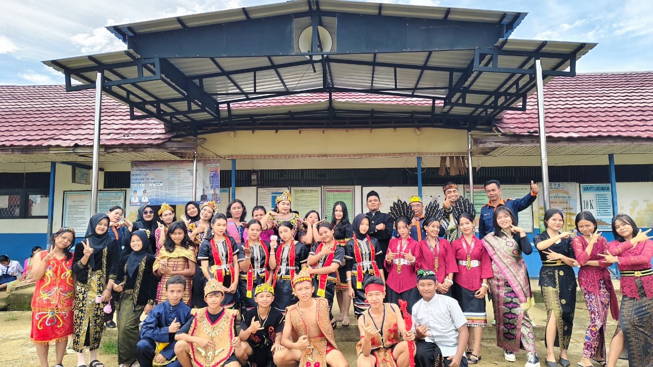 Kegiatan belajar mengajar di SMP Negeri 2 Ledo